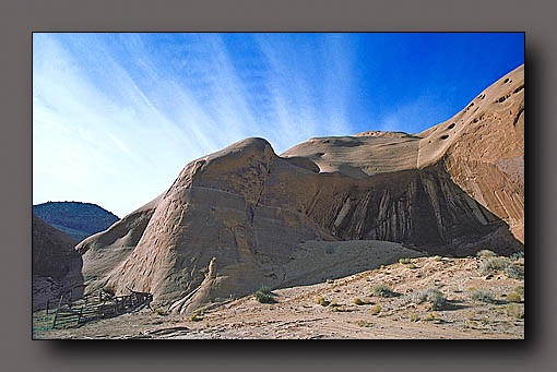 'Amphitheatre Corral'
Hole In The Rock Road, UT Nov-00